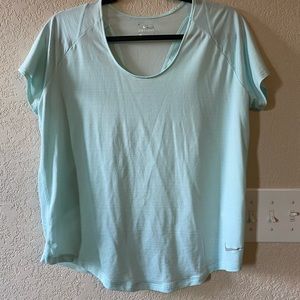 💚 Nike Light Mint Green Breathable Shirt 💚
